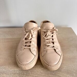 Common project sneakers
